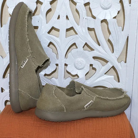 CROCS Men\'s Loafers in Olive Green Size 8 M Men main image 3